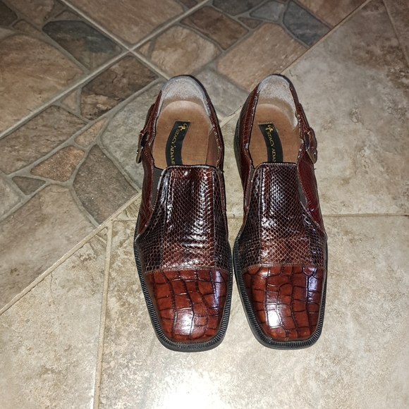 Shoes - Picture 8 of 8